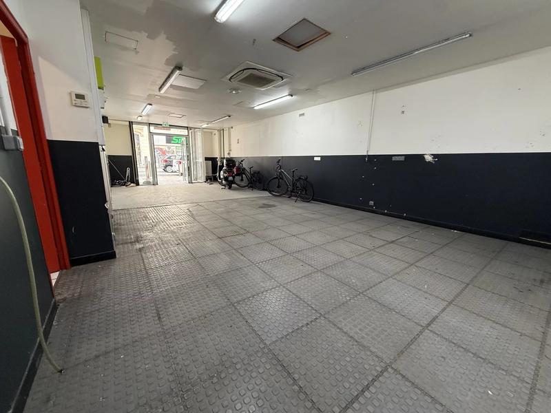 Local d'activités - 132 m² - 2 pièces