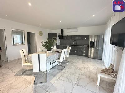 Maison - 120 m² - 4 pièces