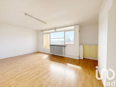 Appartement - 90 m² - 5 pièces