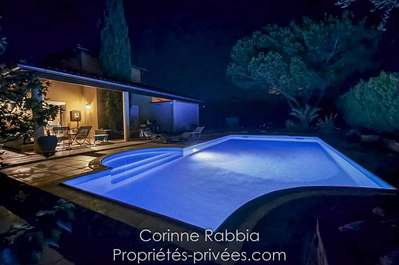 Maison - 180 m² - 6 pièces