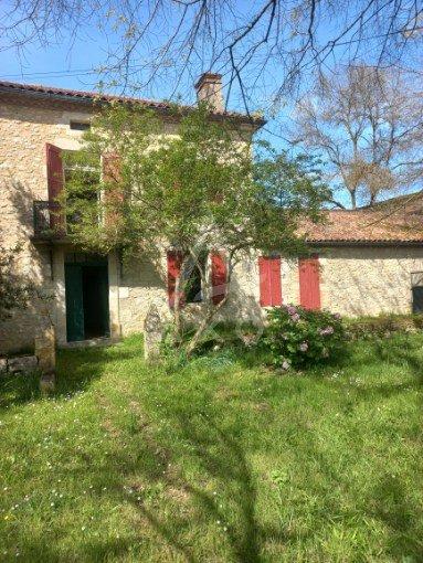 Maison de village - 120 m² - 7 pièces