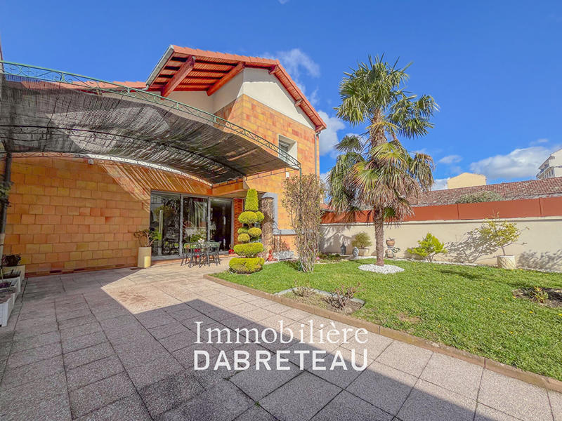 Maison - 147 m² - 6 pièces