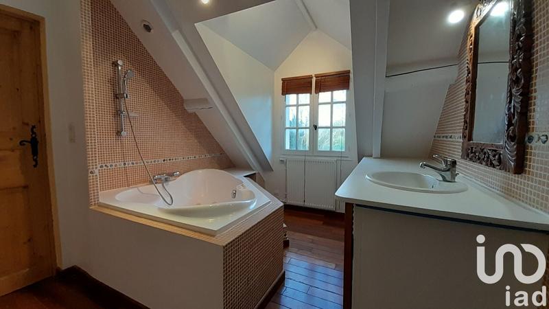 Maison - 299 m² - 10 pièces