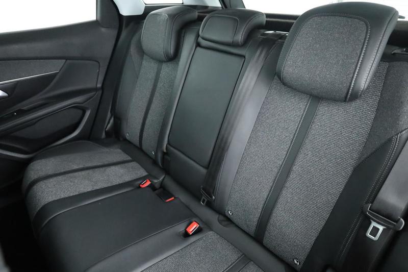 Peugeot 3008 1.2 PureTech Allure Eat8 130 ch