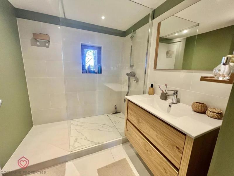 Propriété - 202 m² - 5 pièces