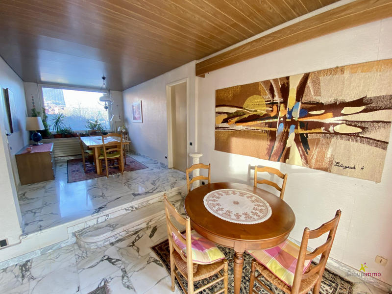 Maison - 223 m² - 7 pièces