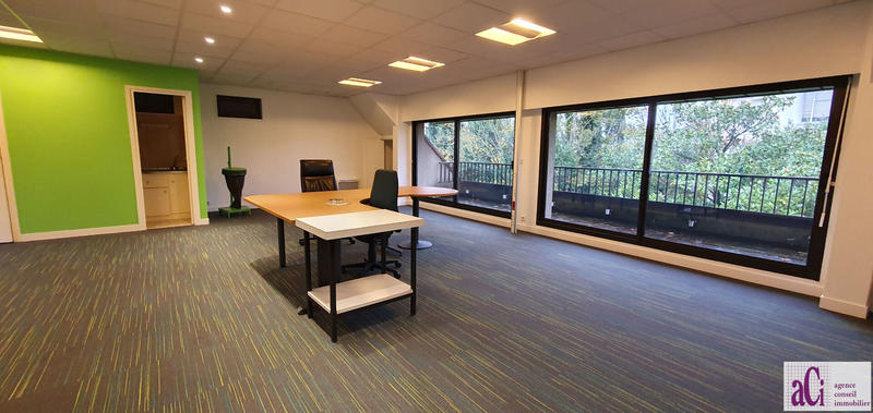 Bureau - 105 m² - 3 pièces