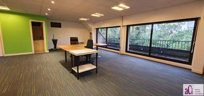 Bureau - 105 m² - 3 pièces