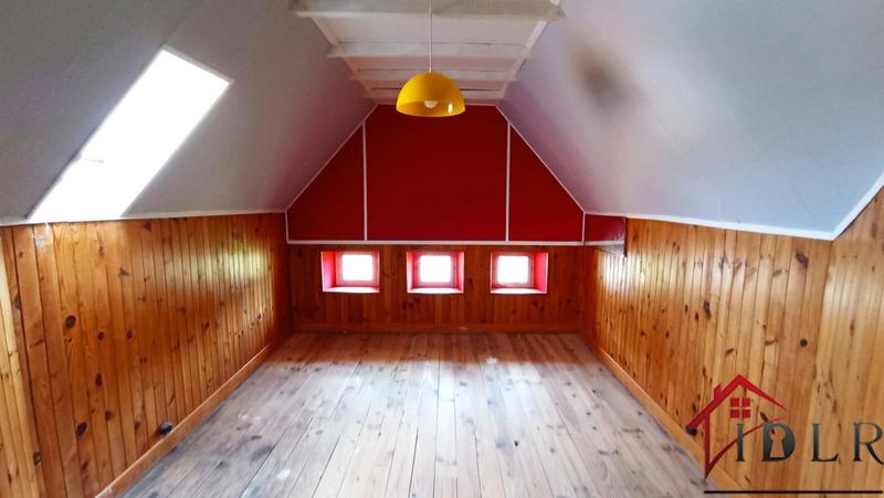 Maison - 277 m² - 10 pièces