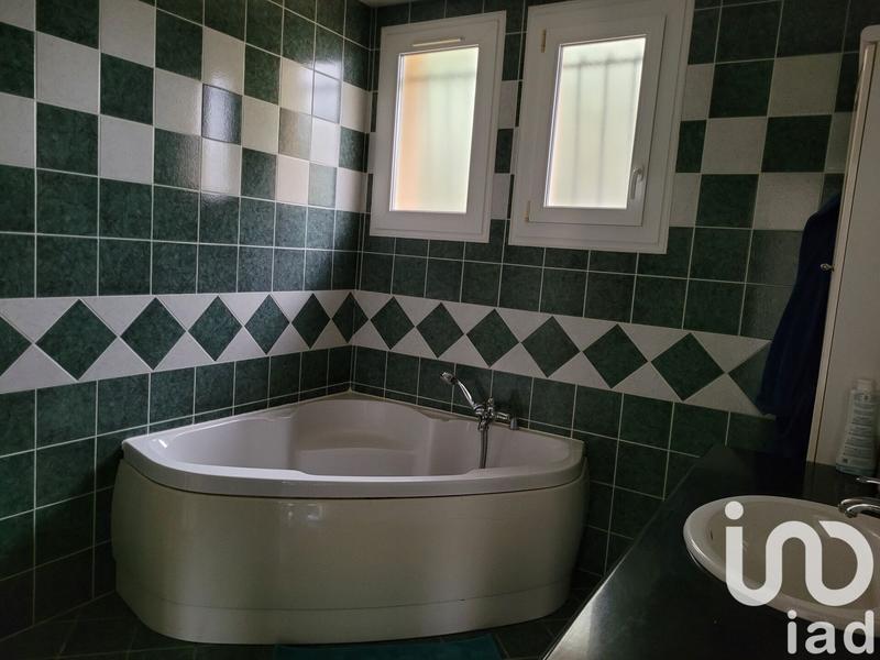 Maison - 248 m² - 8 pièces