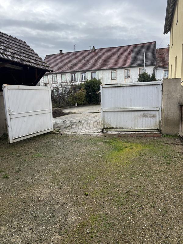 Maison - 400 m² - 1 pièce