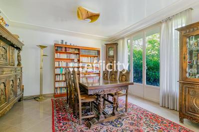 Pavillon - 223 m² - 7 pièces