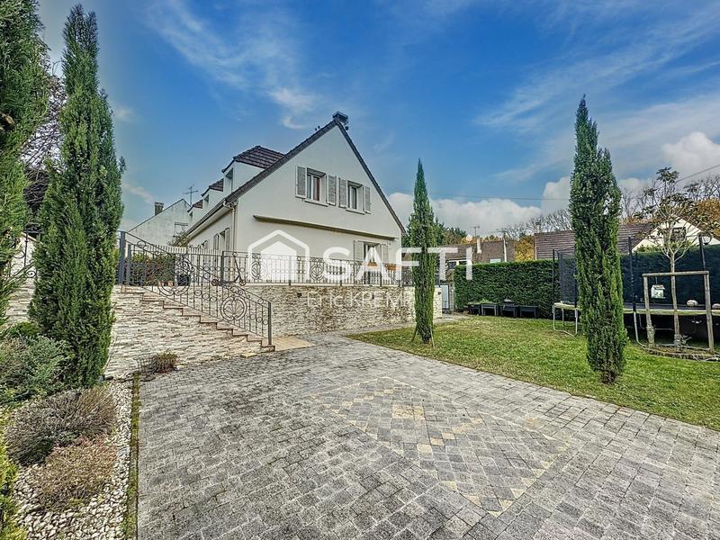 Maison - 180 m² - 7 pièces