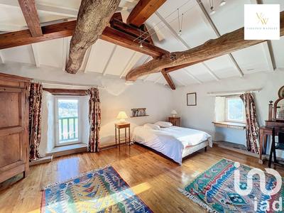 Maison - 199 m² - 9 pièces