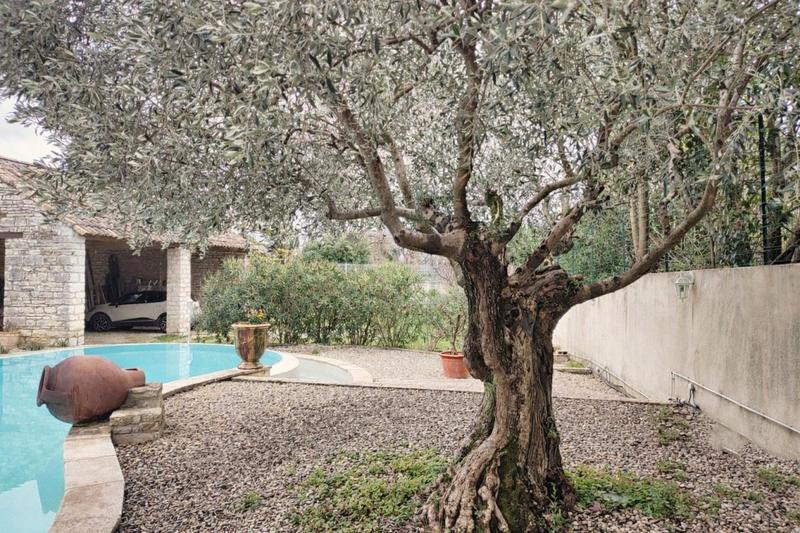 Maison en pierre - 212 m² - 5 pièces