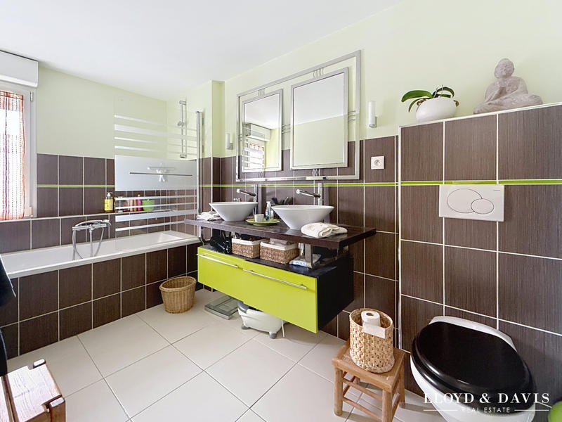 Maison - 187 m² - 6 pièces