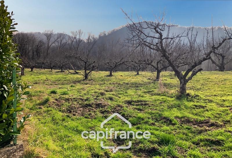 Terrain constructible - 1 371 m²