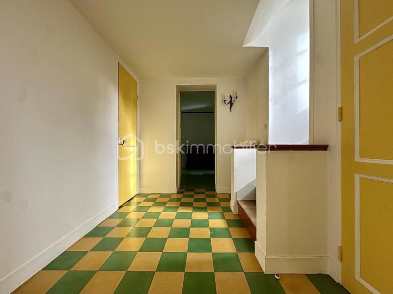 Maison - 241 m² - 10 pièces