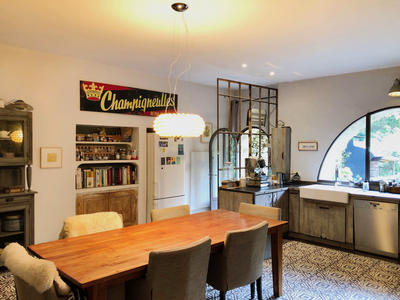 Mas - 351 m² - 12 pièces