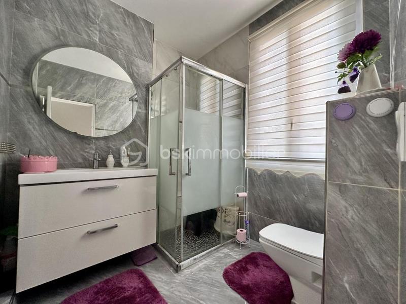 Maison - 216 m² - 14 pièces