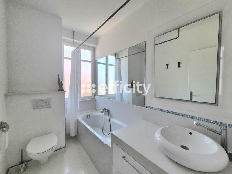 Appartement - 104 m² - 4 pièces