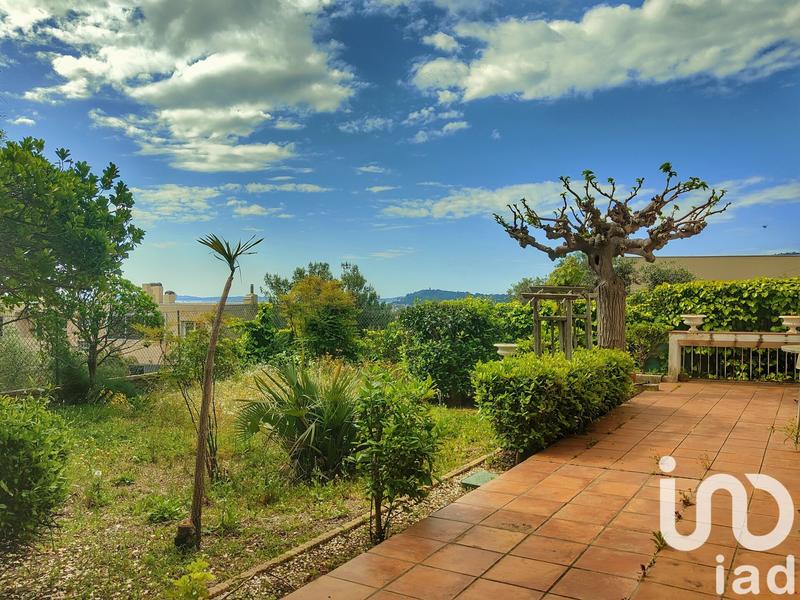 Maison - 250 m² - 8 pièces