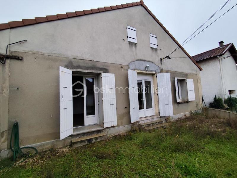 Maison traditionnelle - 130 m² - 8 pièces