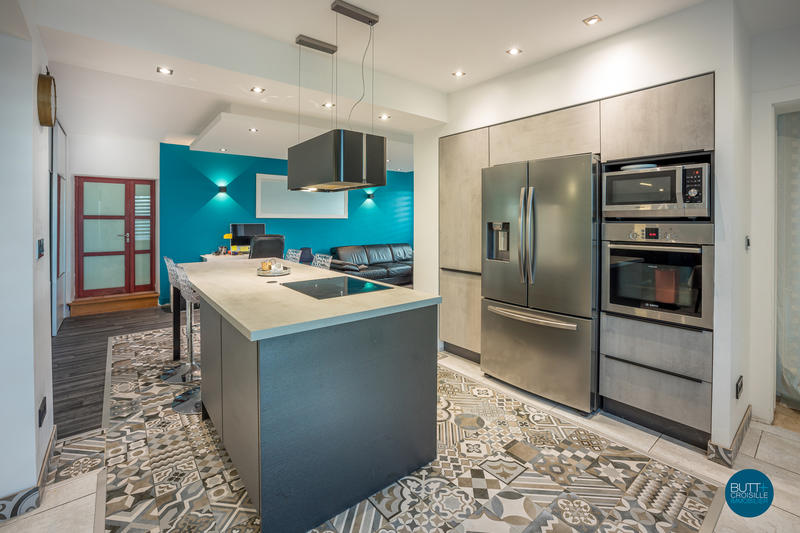 Maison - 180 m² - 8 pièces