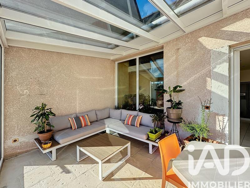 Maison de maîtres - 303 m² - 13 pièces