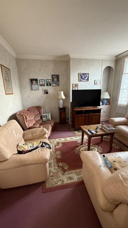 Maison - 243 m² - 7 pièces