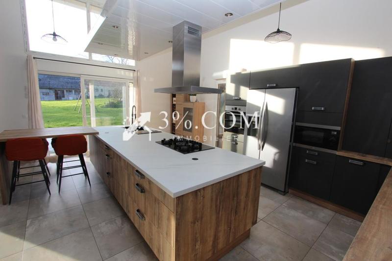 Maison - 410 m² - 9 pièces