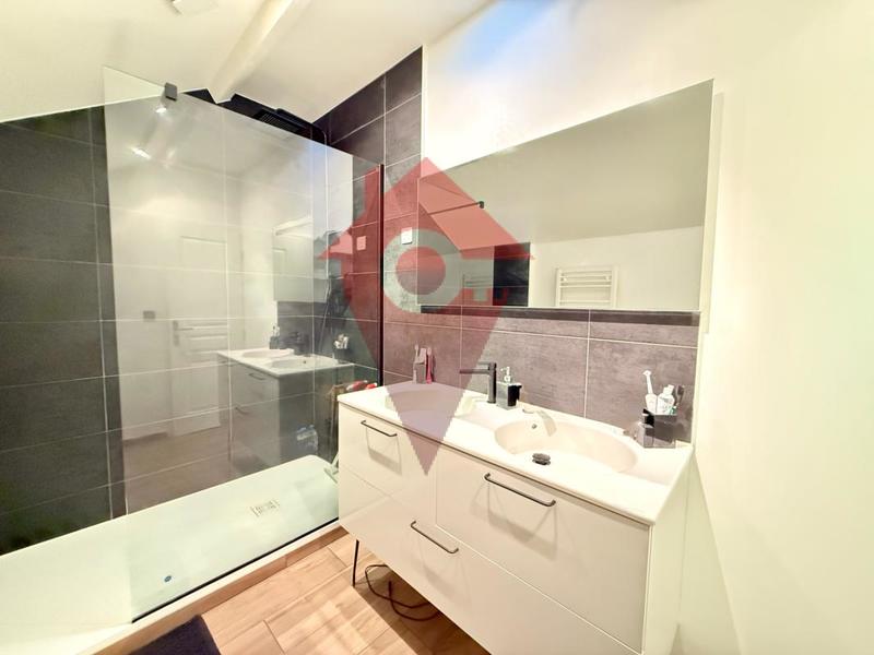 Appartement - 94 m² - 4 pièces