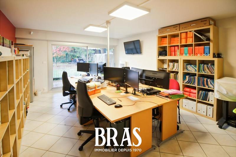 Local commercial - 89 m² - 5 pièces