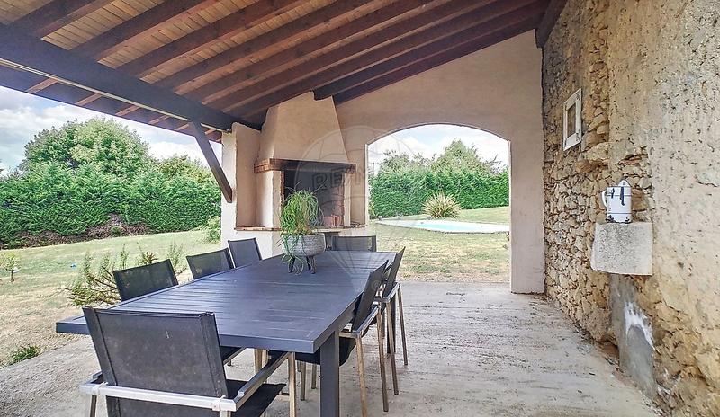 Maison - 250 m² - 7 pièces