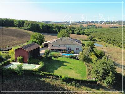 Propriété - 568 m² - 17 pièces