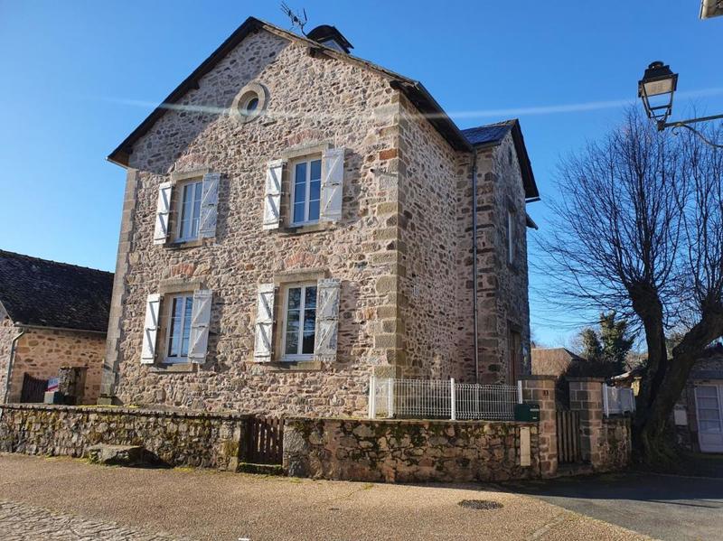 Maison - 169 m² - 8 pièces