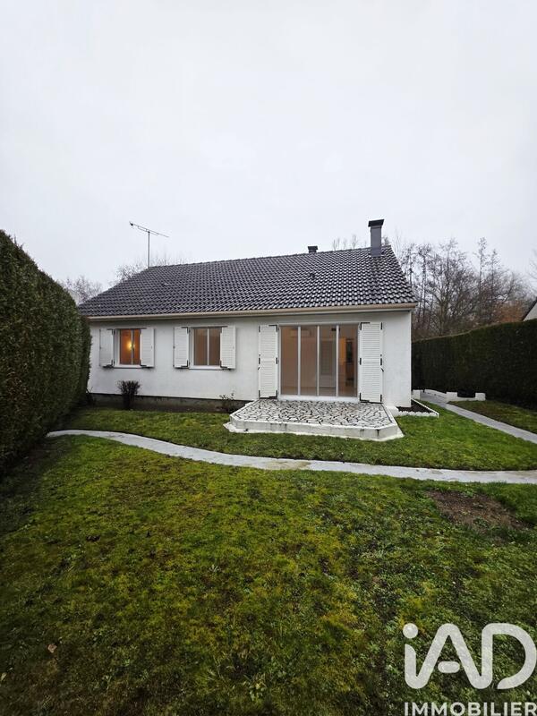 Maison - 90 m² - 5 pièces