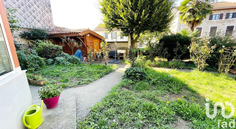 Maison - 247 m² - 8 pièces