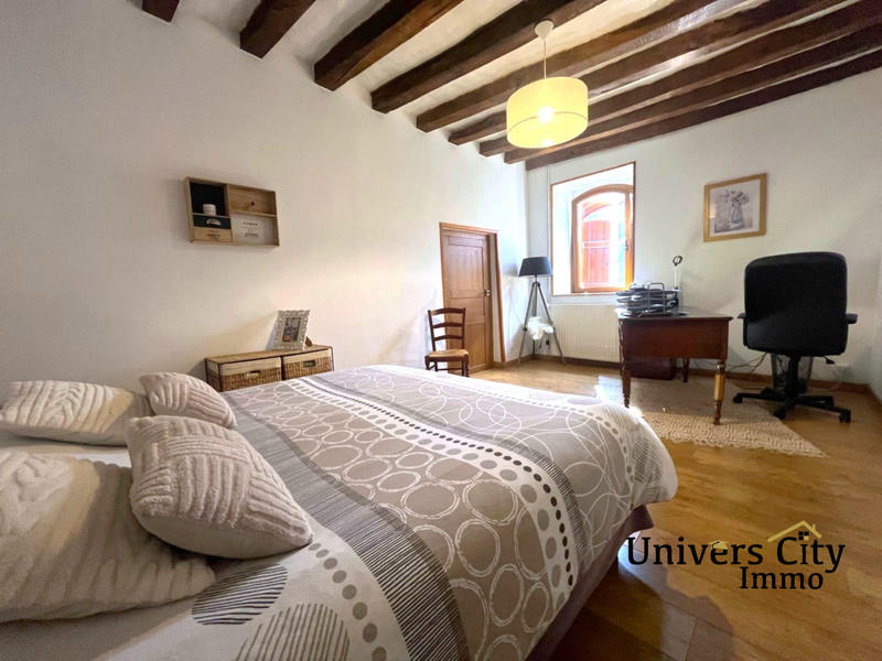 Maison - 176 m² - 8 pièces