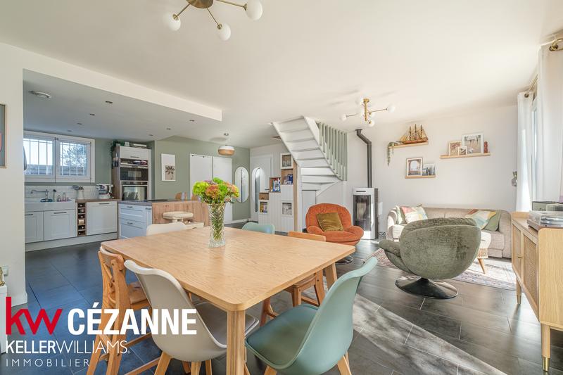 Maison - 90 m² - 5 pièces