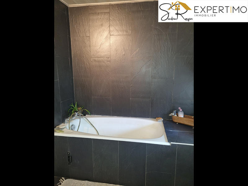 Maison - 230 m² - 6 pièces