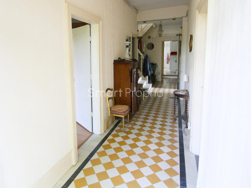 Maison - 288 m² - 9 pièces