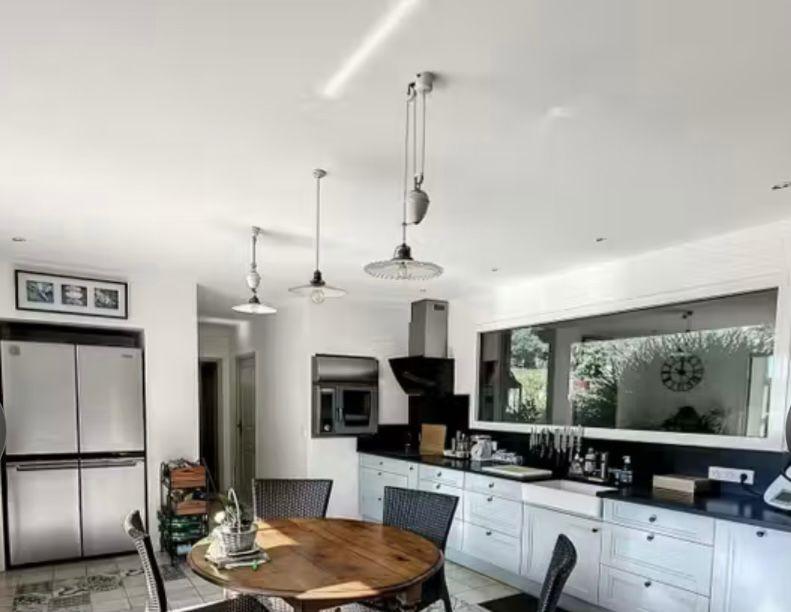 Propriété - 320 m² - 13 pièces