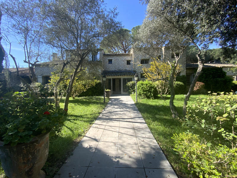 Maison - 400 m² - 10 pièces