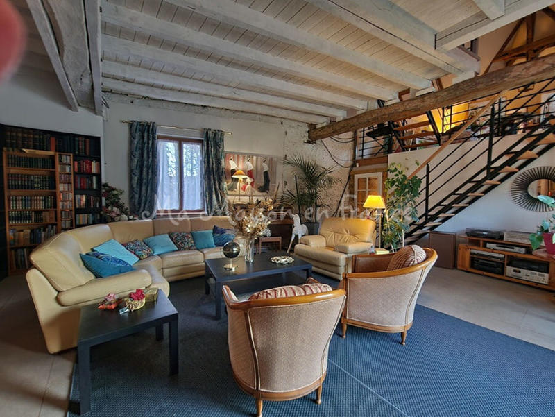 Maison - 210 m² - 9 pièces