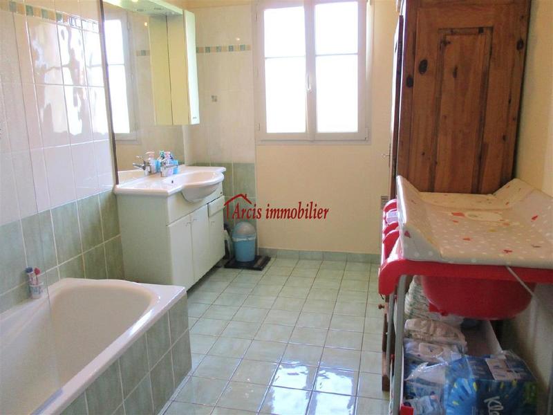 Maison - 104 m² - 5 pièces