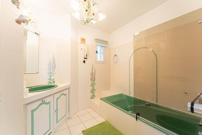 Maison - 177 m² - 6 pièces