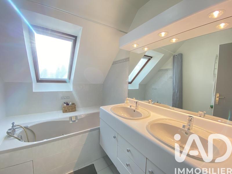 Maison - 180 m² - 8 pièces