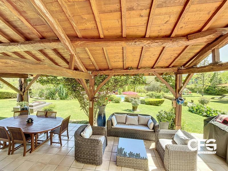 Propriété - 8 pièces