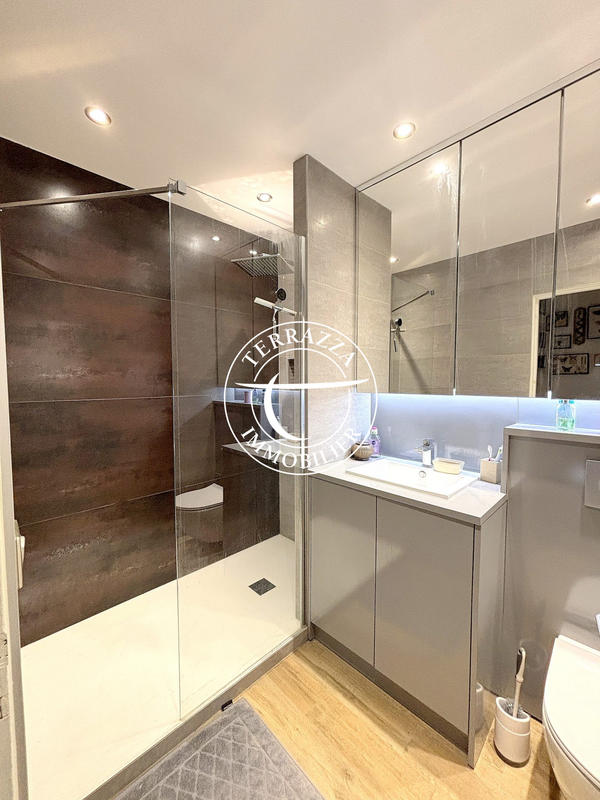 Duplex - 198 m² - 8 pièces